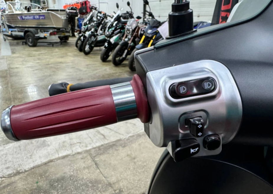 Скутер PROMAX Miami 240 (49) в Тамбове