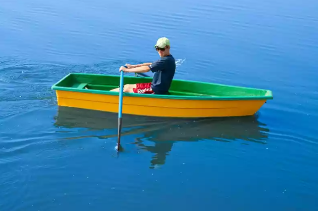 Стеклопластиковая лодка Малютка в Тамбове