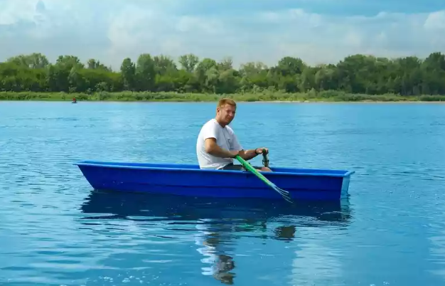 Стеклопластиковая лодка Малютка в Тамбове