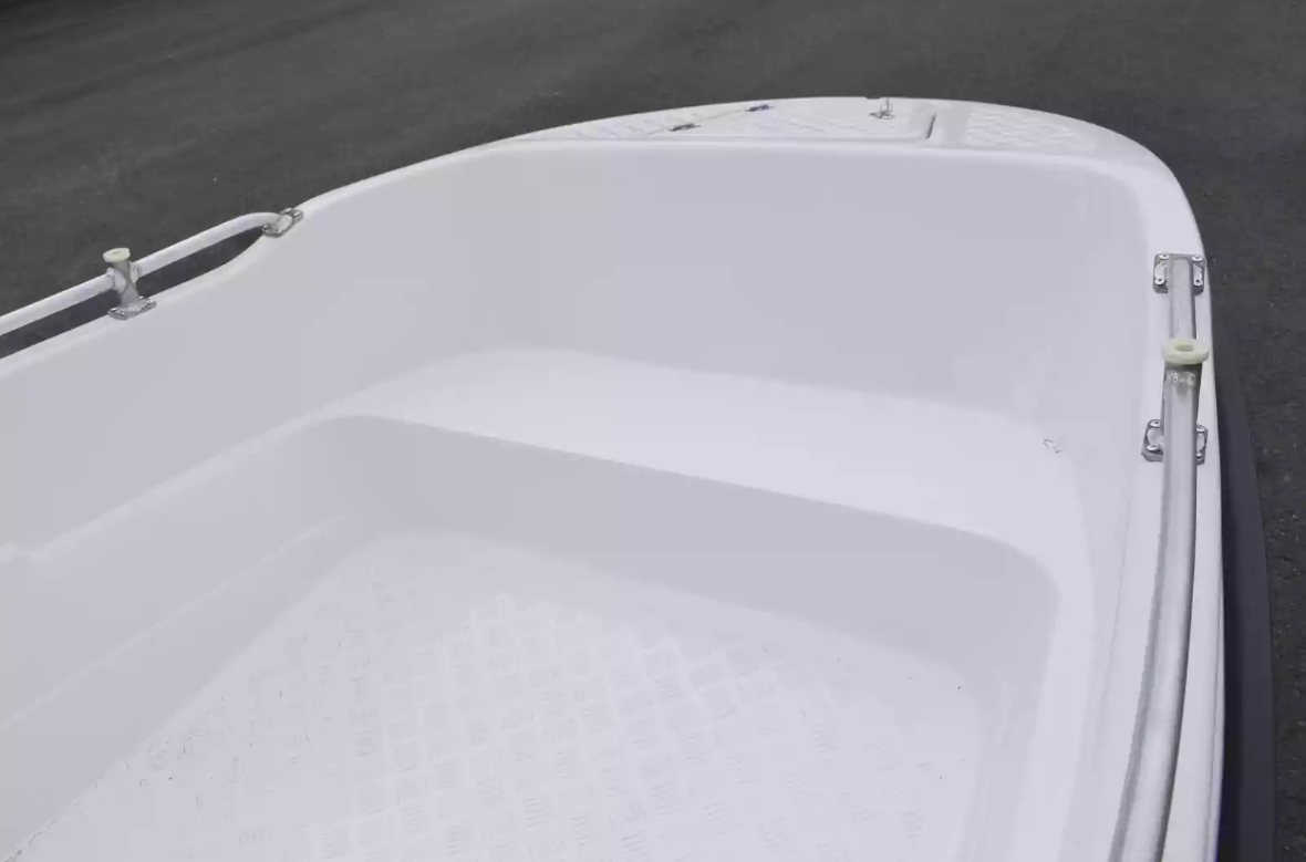 Стеклопластиковая лодка Пингвин New (тримаран) в Тамбове