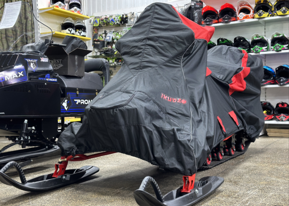 Чехол транспорт. снегохода IKUDZO HUNTER черно-красный Оксфорд ПРЕМИУМ качества с лого IKUDZO в Тамбове