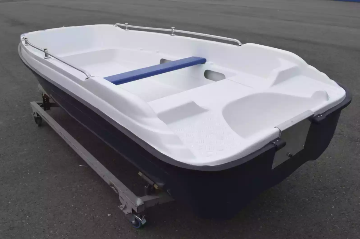 Стеклопластиковая лодка Пингвин New (тримаран) в Тамбове