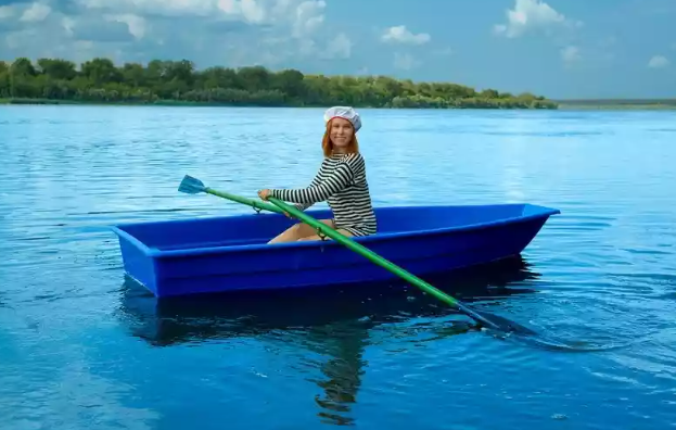 Стеклопластиковая лодка Малютка в Тамбове