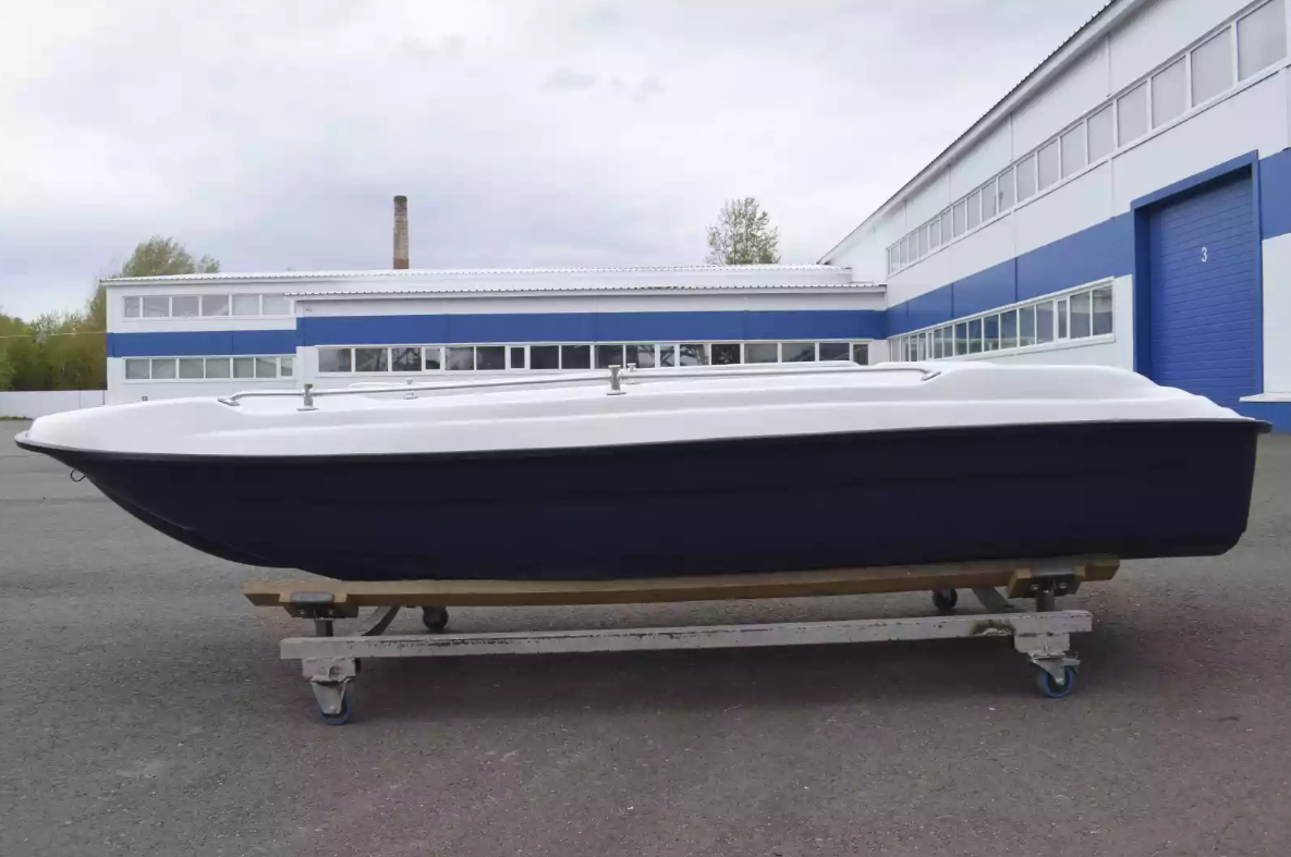 Стеклопластиковая лодка Пингвин New (тримаран) в Тамбове